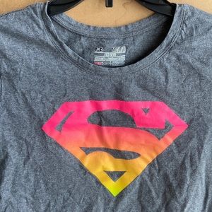 Underarmour “super woman” semi fitted top M